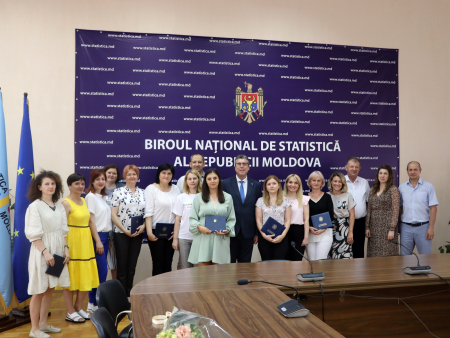 Diplome de onoare pentru angajații Biroului Național de Statistică cu ocazia Zilei funcționarului public
