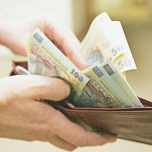 Remuneration of employees in the Republic of Moldova in 2009